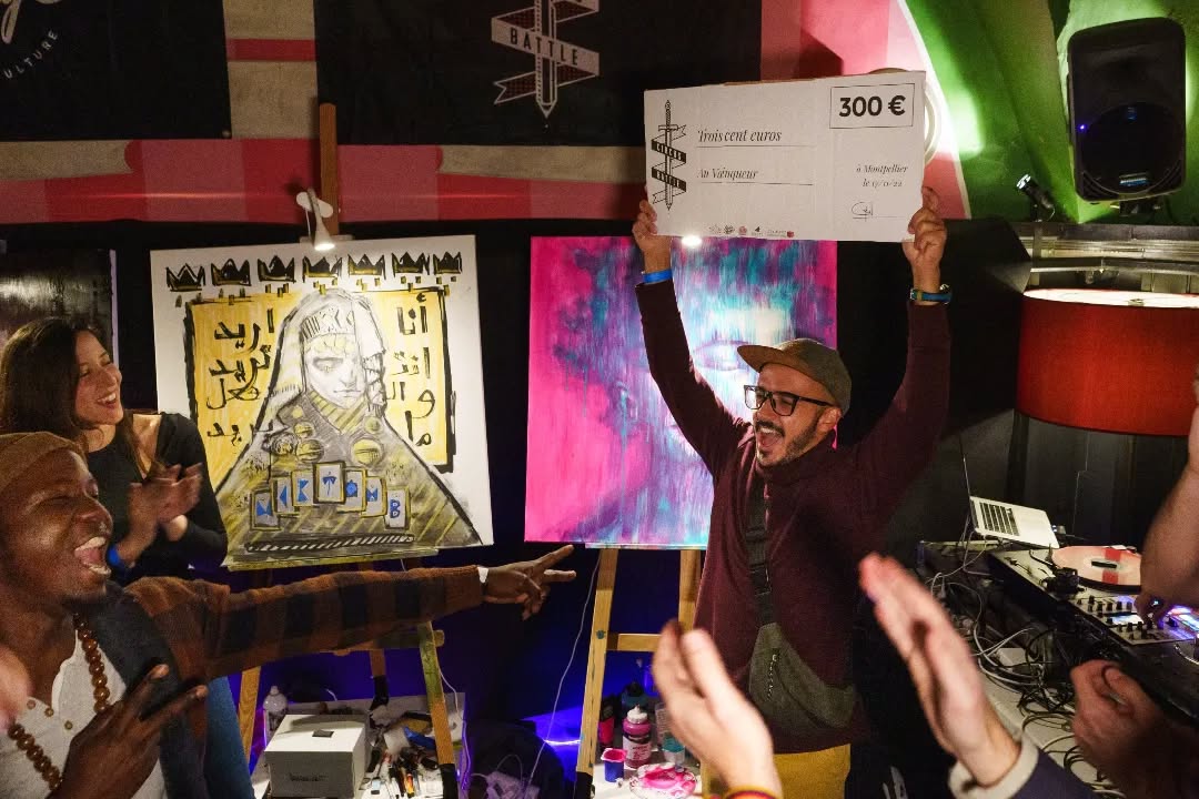 GANHEEEEEIII o Circus Battle XII !!!! O desafio era pintar uma quadro de 80 x 80 cm em 1 hora. . O evento foi incrível, a galera que acompanhou foi sensacional!!!Um agradecimento especial pra galera que eu c (1)